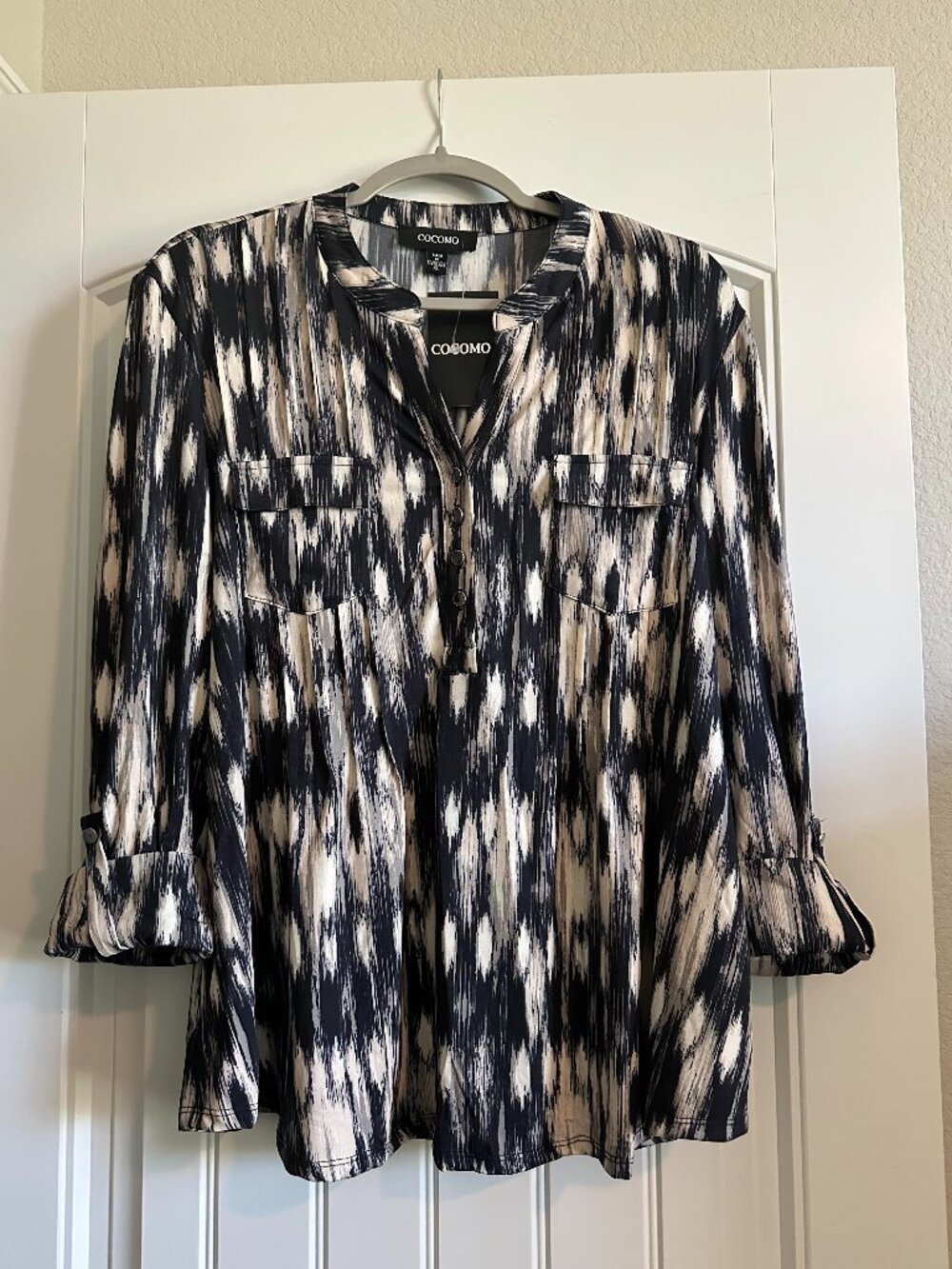 NWT Cocomo Black/Beige Tone Abstract Top XL